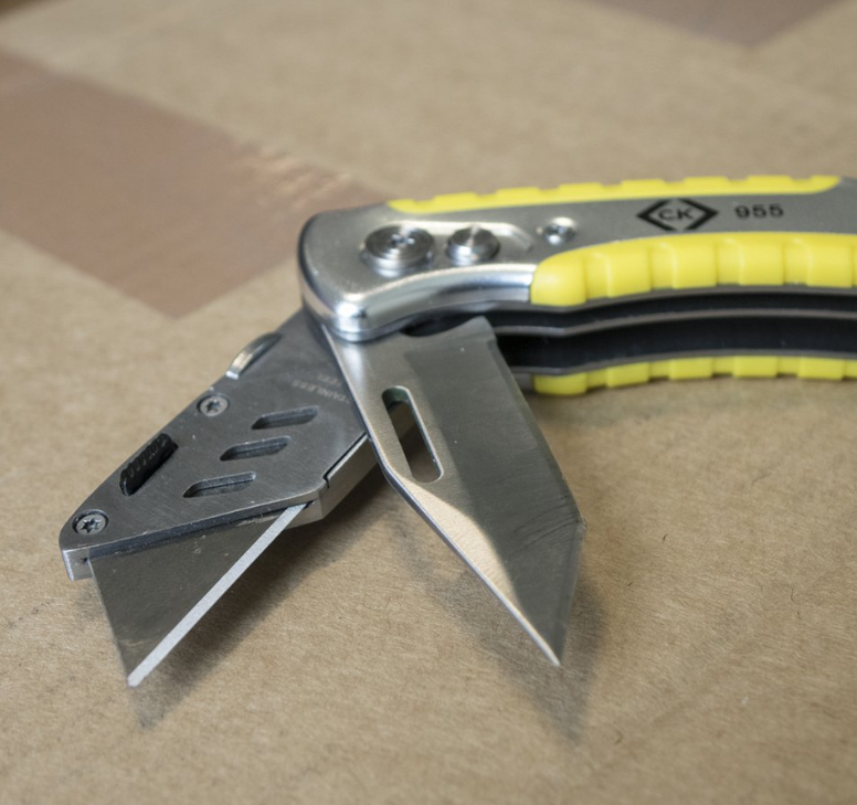 Twin Blade Folding Utility Knife