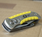 Twin Blade Folding Utility Knife